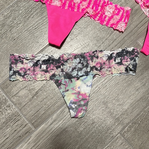 NEW bundle of 4 Victoria’s Secret underwear - Picture 3 of 5